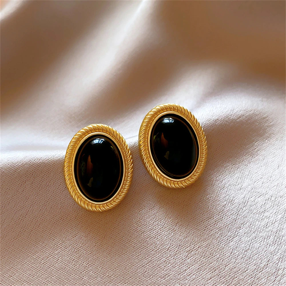 2024 New Retro Gold Color Metal Line Black Oval Shaped Stud Earrings for Women Advanced Design Elegant Young Girls Party Jewelry