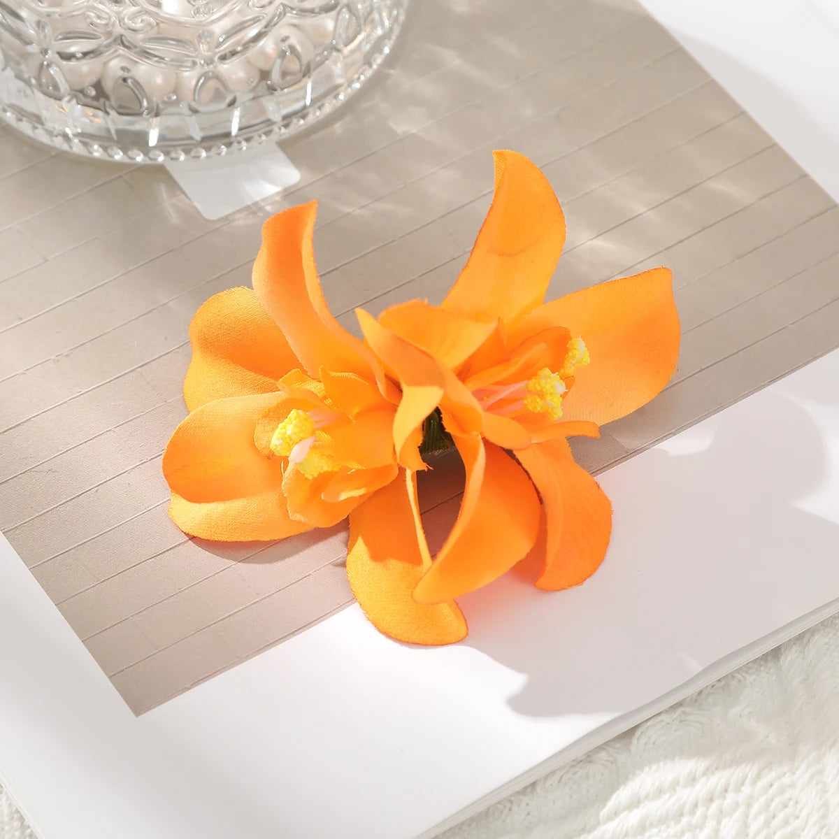 AWAYTR Elegant Bohemian Flower Small Hair Clips Faux Flower Side Pins Hairpin Vacation Beach Hair Accessories for Women