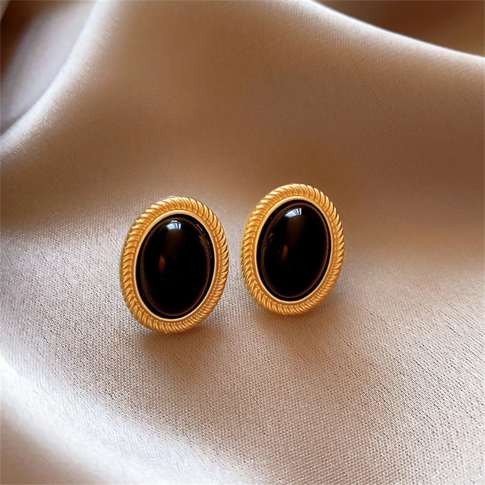 2024 New Retro Gold Color Metal Line Black Oval Shaped Stud Earrings for Women Advanced Design Elegant Young Girls Party Jewelry