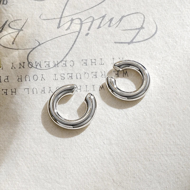 Minimalist Metal Simple C Shape Clip On Earrings for Women Men Without Piercing Geometric Ear Cuff Earclips Jewelry Gifts 2024