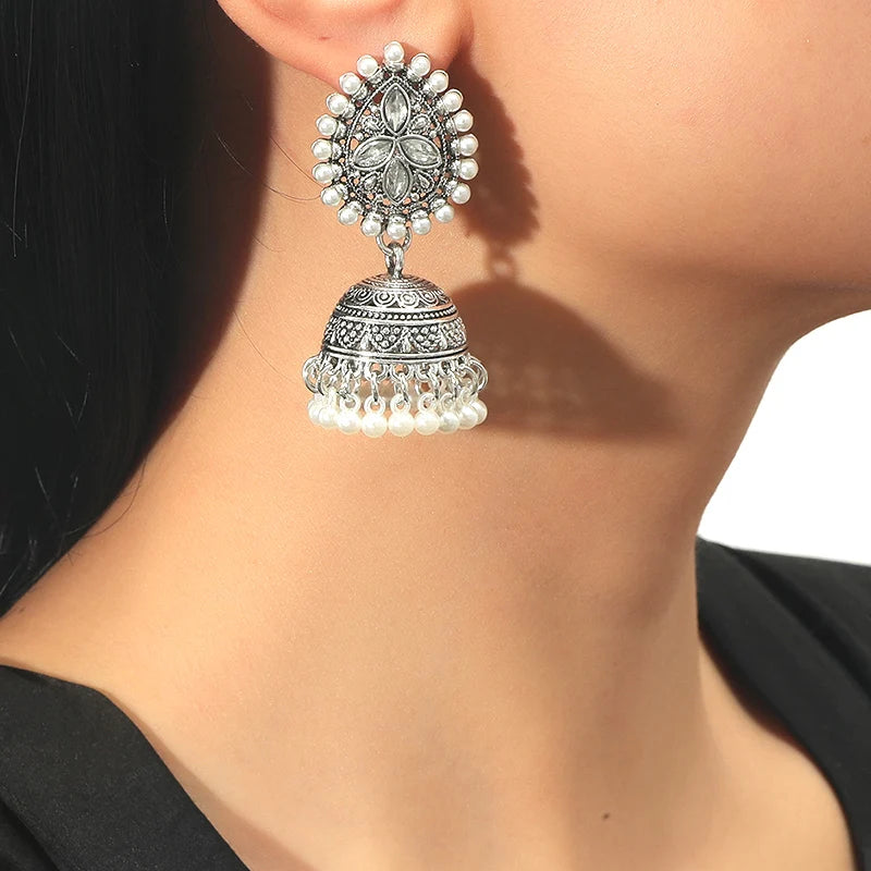 Vintage Waterdrop Design Inlaid Pearl Rhinestone Indian Earrings for Women Ethnic Boho Carved Small Bell Earrings Jhumka Jewelry