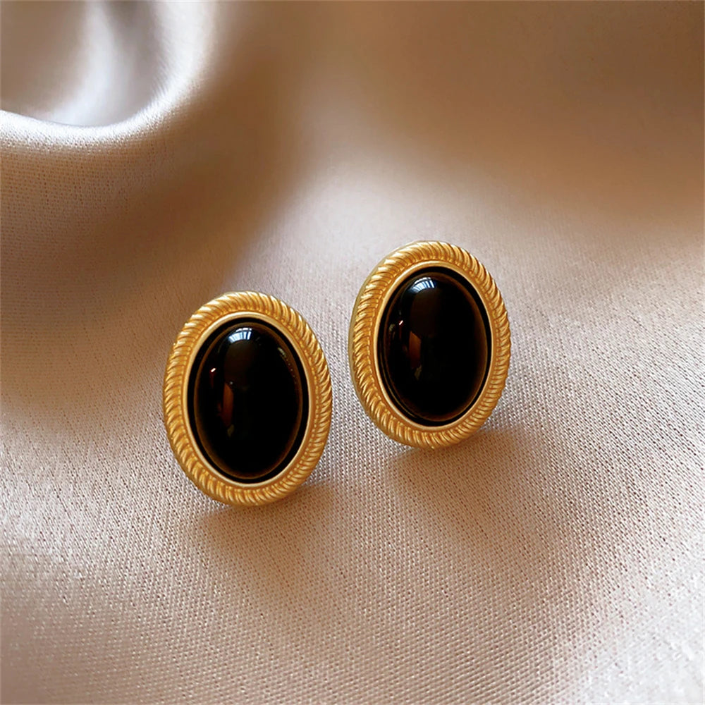 2024 New Retro Gold Color Metal Line Black Oval Shaped Stud Earrings for Women Advanced Design Elegant Young Girls Party Jewelry